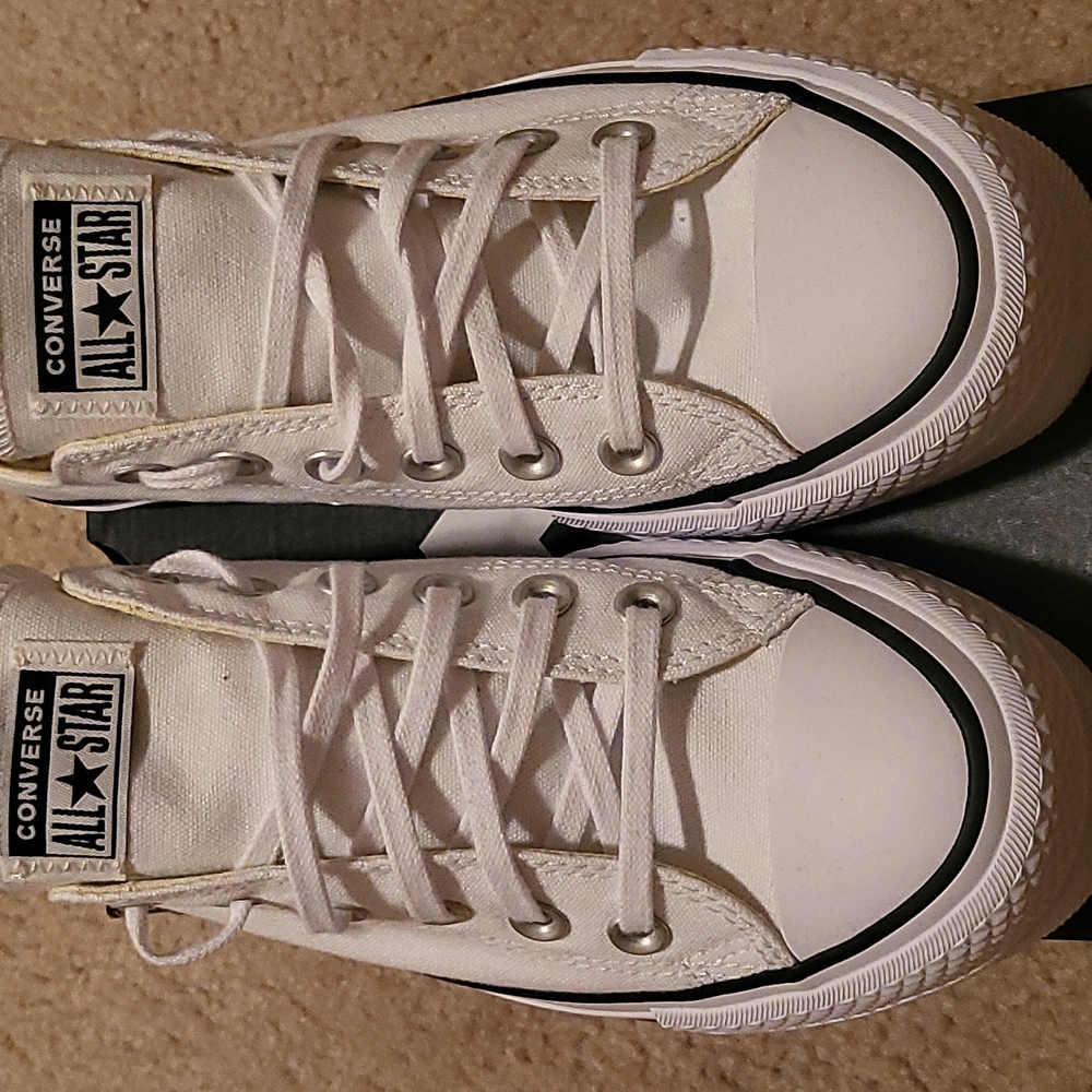 Converse All Star Chuck Taylor Platform, White, size 7 (Run Large)